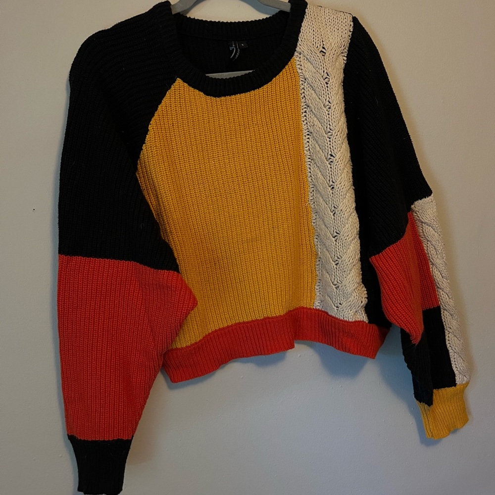 Knitted cropped sweater
